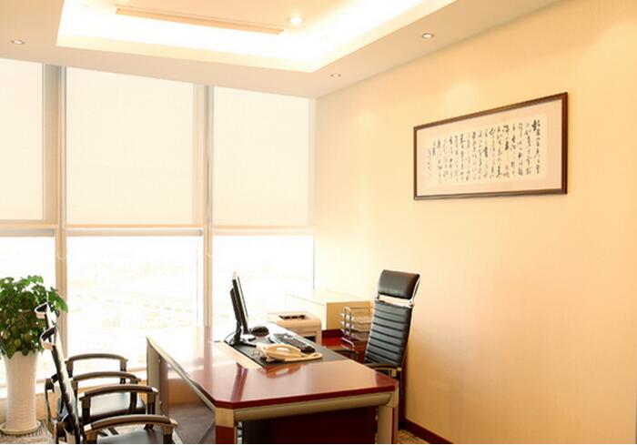 如何打造温馨的现代化办公室装修风格